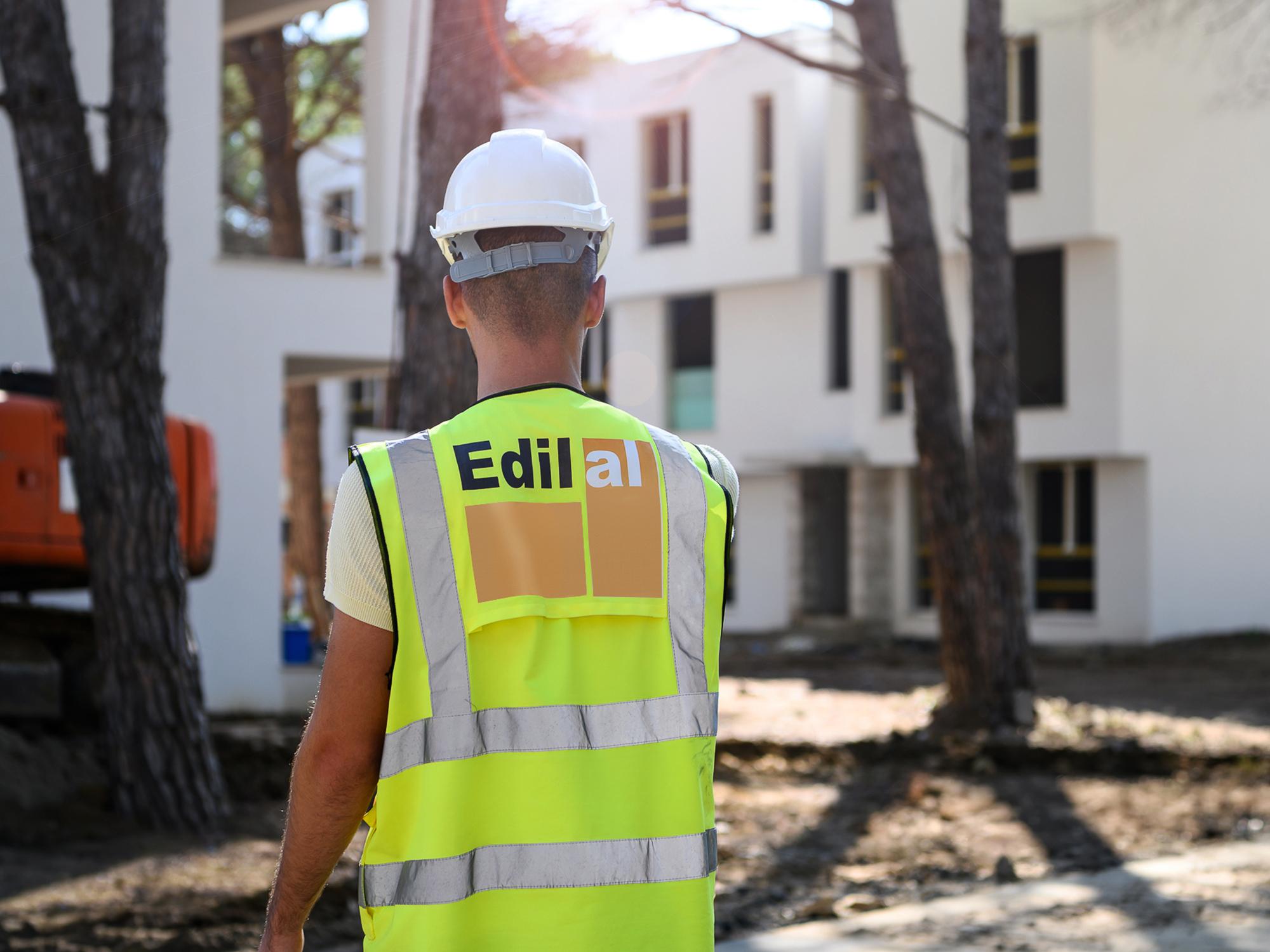 Edil-al site supervisor in a high-visibility vest at a Concord Group residential construction site