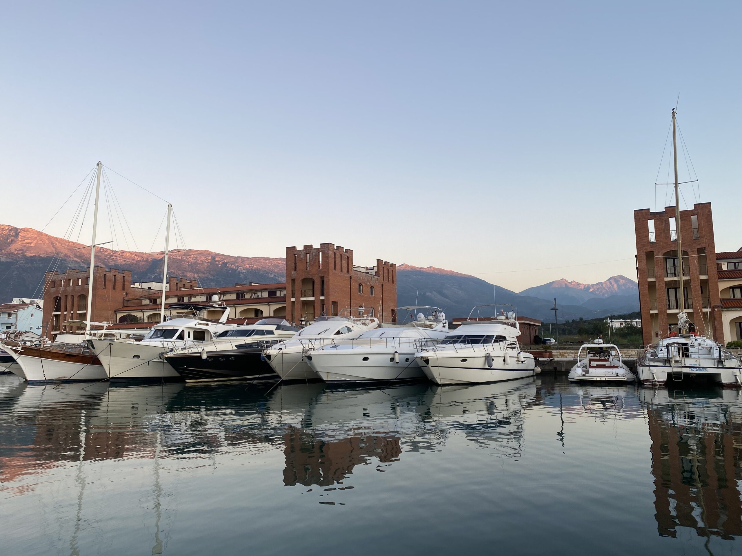 Orikum Marina welcomes the sailboats of the “Brindisi-Vlora” Regatta